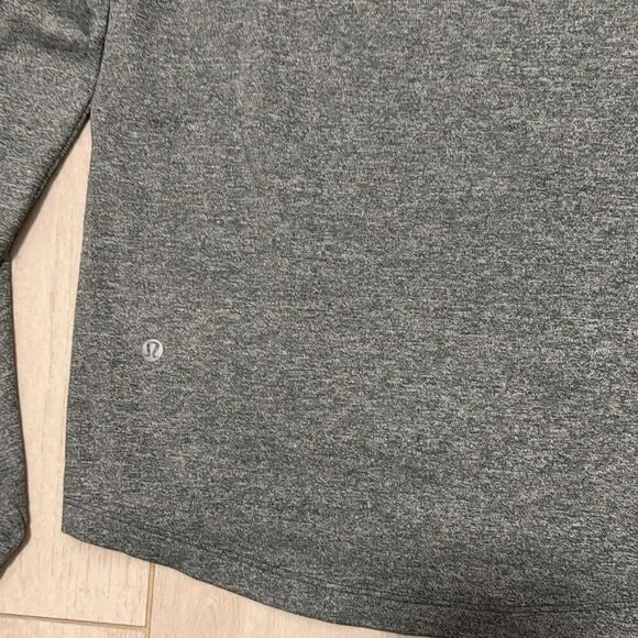 Green lululemon lightweight long sleeve 4 - Picture 4 of 5